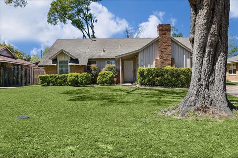 Photo of 1314 W 31st Street, Houston, TX 77018 (MLS # 77180590)