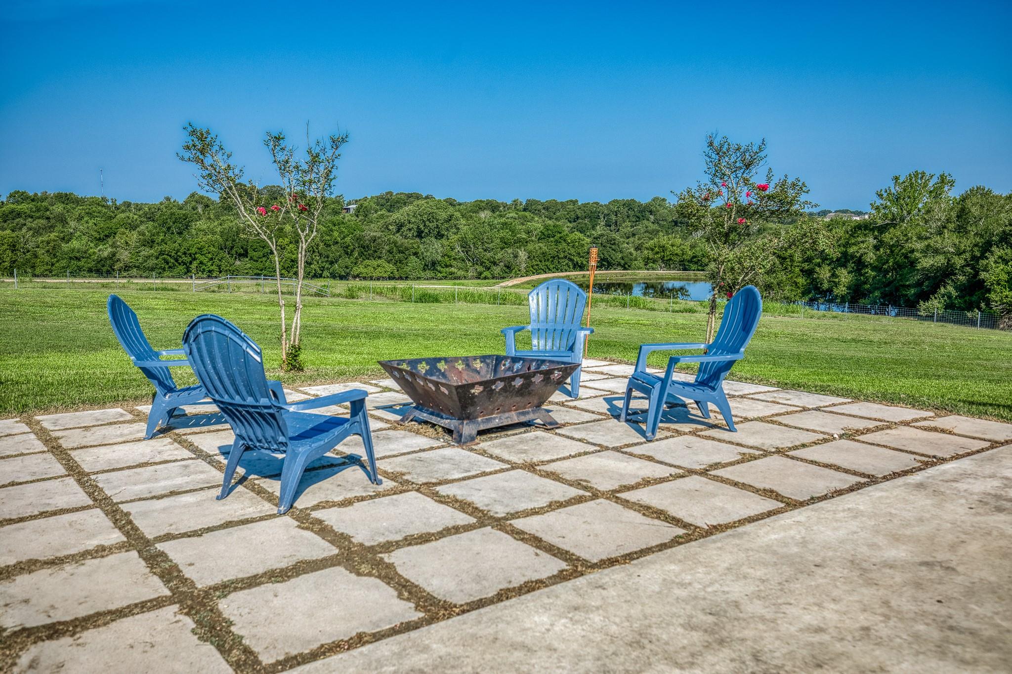 3520 Bluebonnet Boulevard