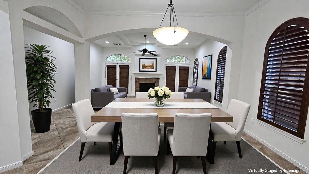 Photo of 305 Reinicke Street, Houston, TX 77007 (MLS # 89203016)