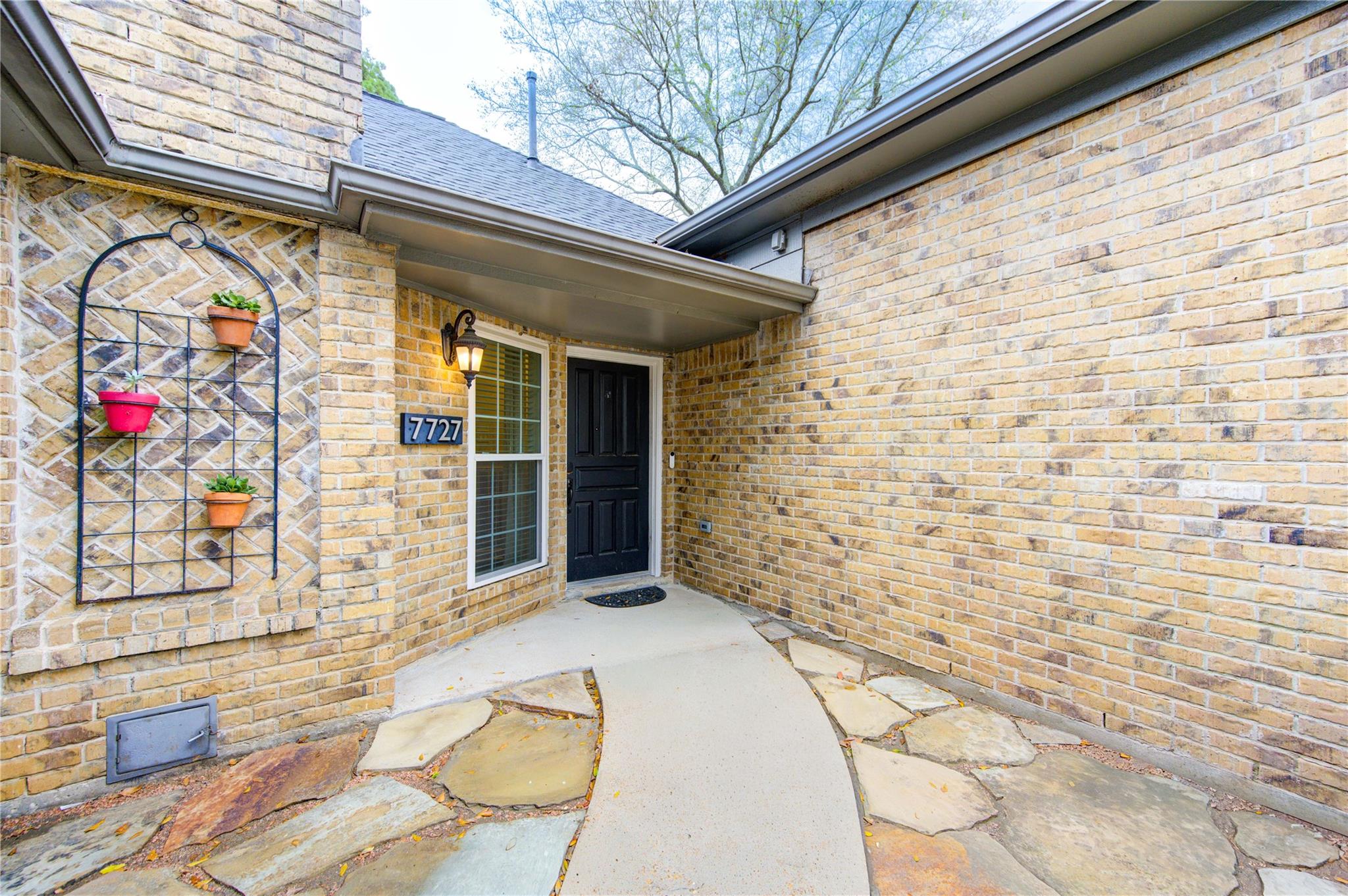 7727 Heathrow Lane