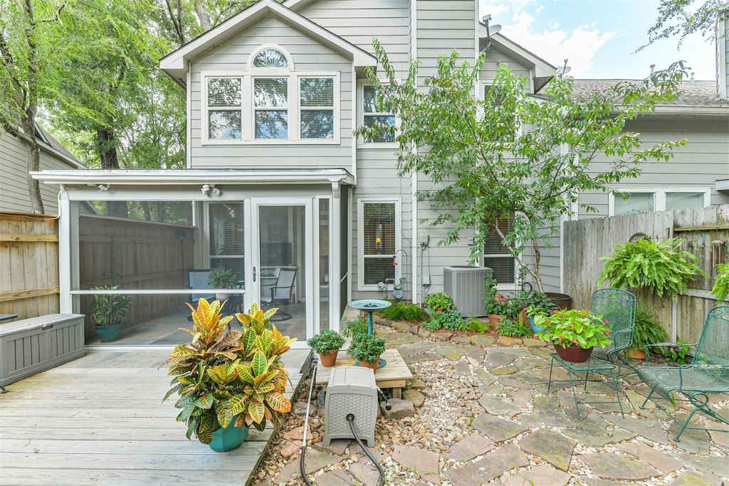 Photo of 1702 Pinnacle Drive, Houston, TX 77339 (MLS # 20207783)