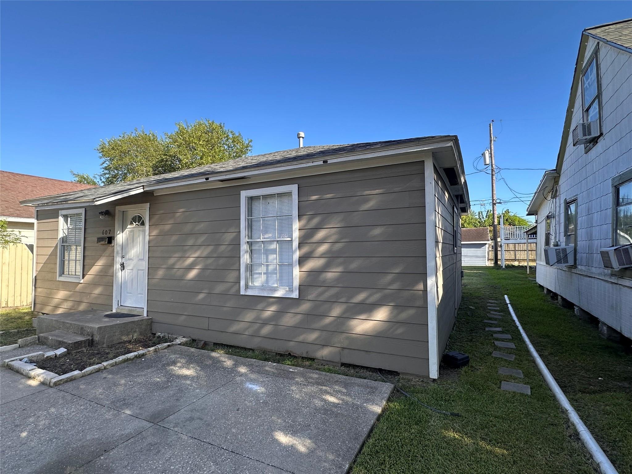 607 Bolster Street