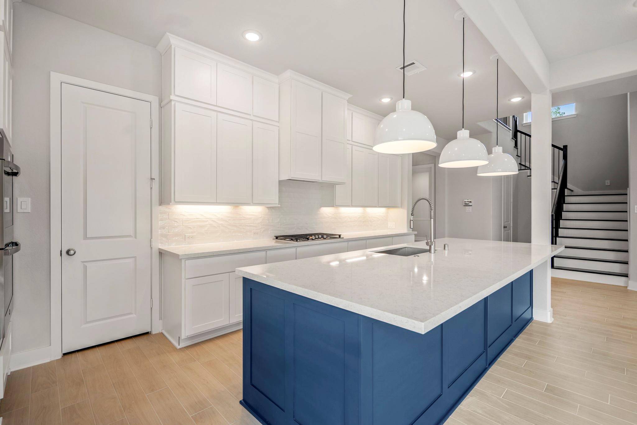 17307 Sunflower Petals Trail