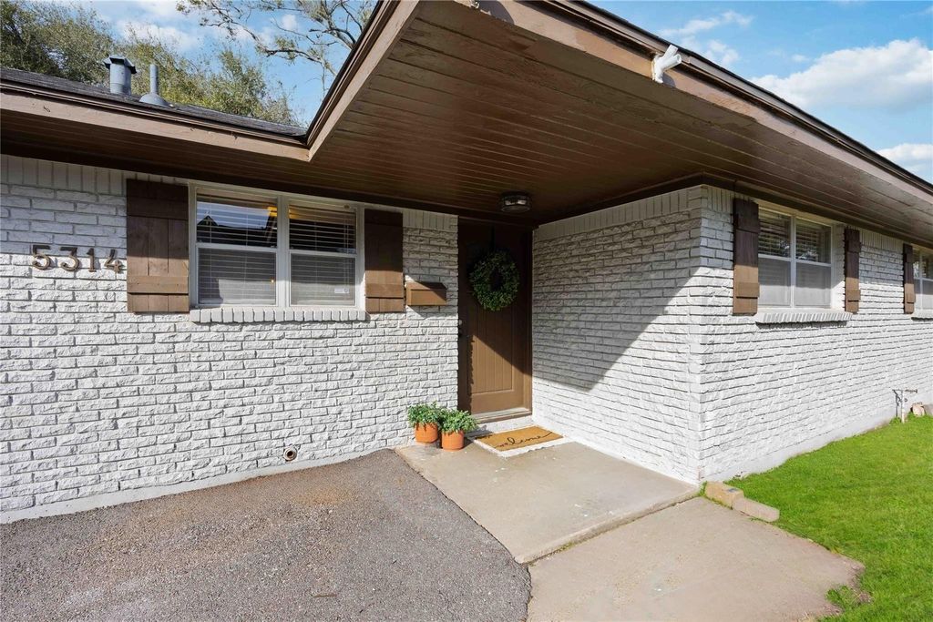 Photo of 5314 Verdome Lane, Houston, TX 77092 (MLS # 93219272)