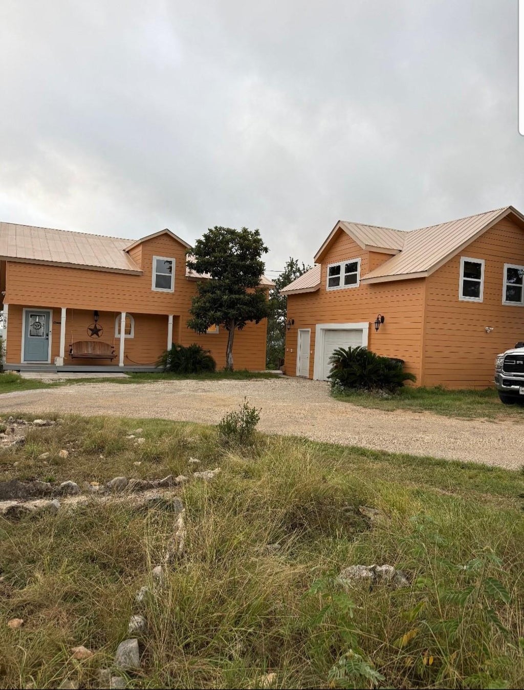 Photo of 275 Hill Of Contentment, Lakehills, TX 78063 (MLS # 51153392)