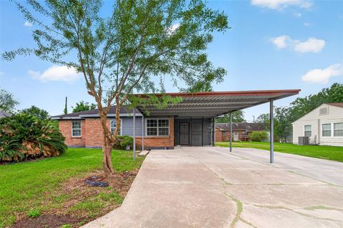 Photo of 8666 Candy Street, Houston, TX 77029 (MLS # 83005448)