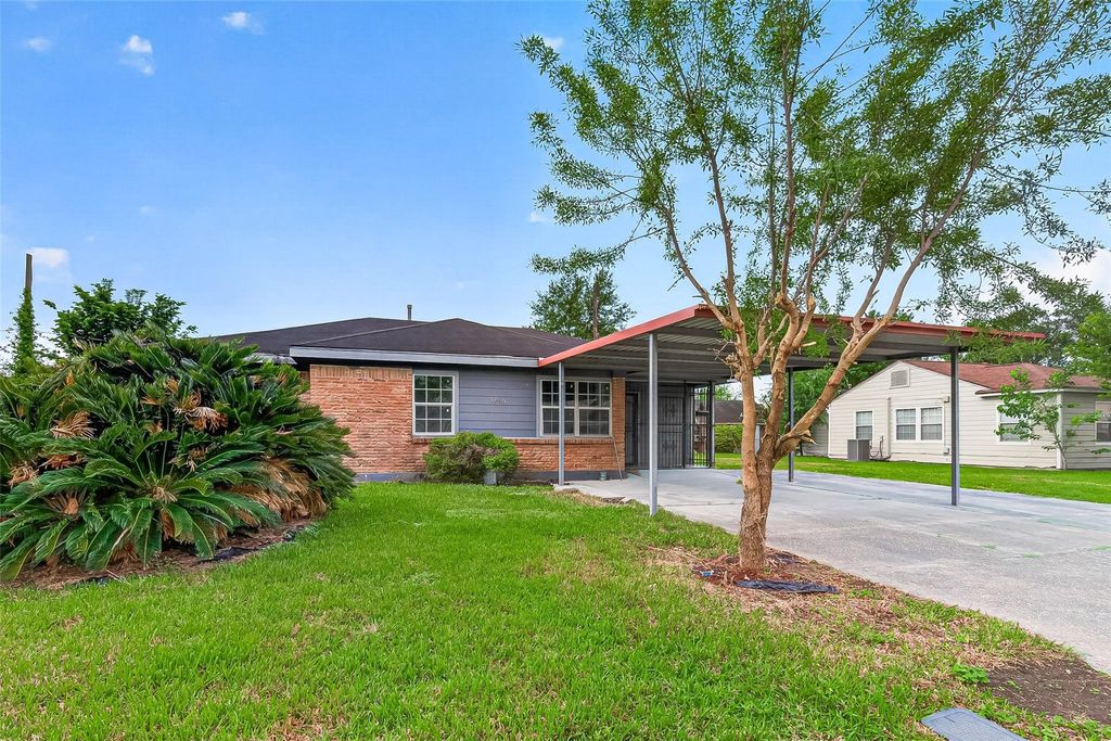 Photo of 8666 Candy Street, Houston, TX 77029 (MLS # 83005448)