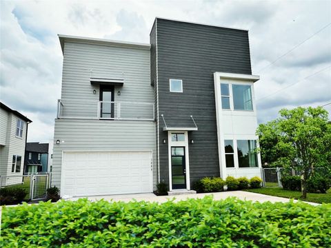 Photo of 2806 Rosefield Drive, Houston, TX 77080 (MLS # 92244228)