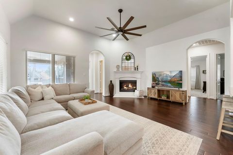 Tiny photo for 124 Angie Lane, Montgomery, TX 77316 (MLS # 80390951)