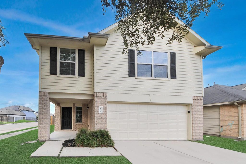 Photo of 886 Darbydale Crossing Lane, Houston, TX 77090 (MLS # 72140823)