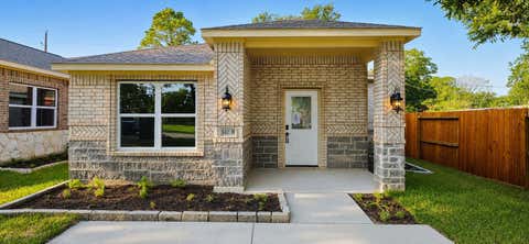 Photo of 142 College Street, Fresno, TX 77545 (MLS # 45068397)