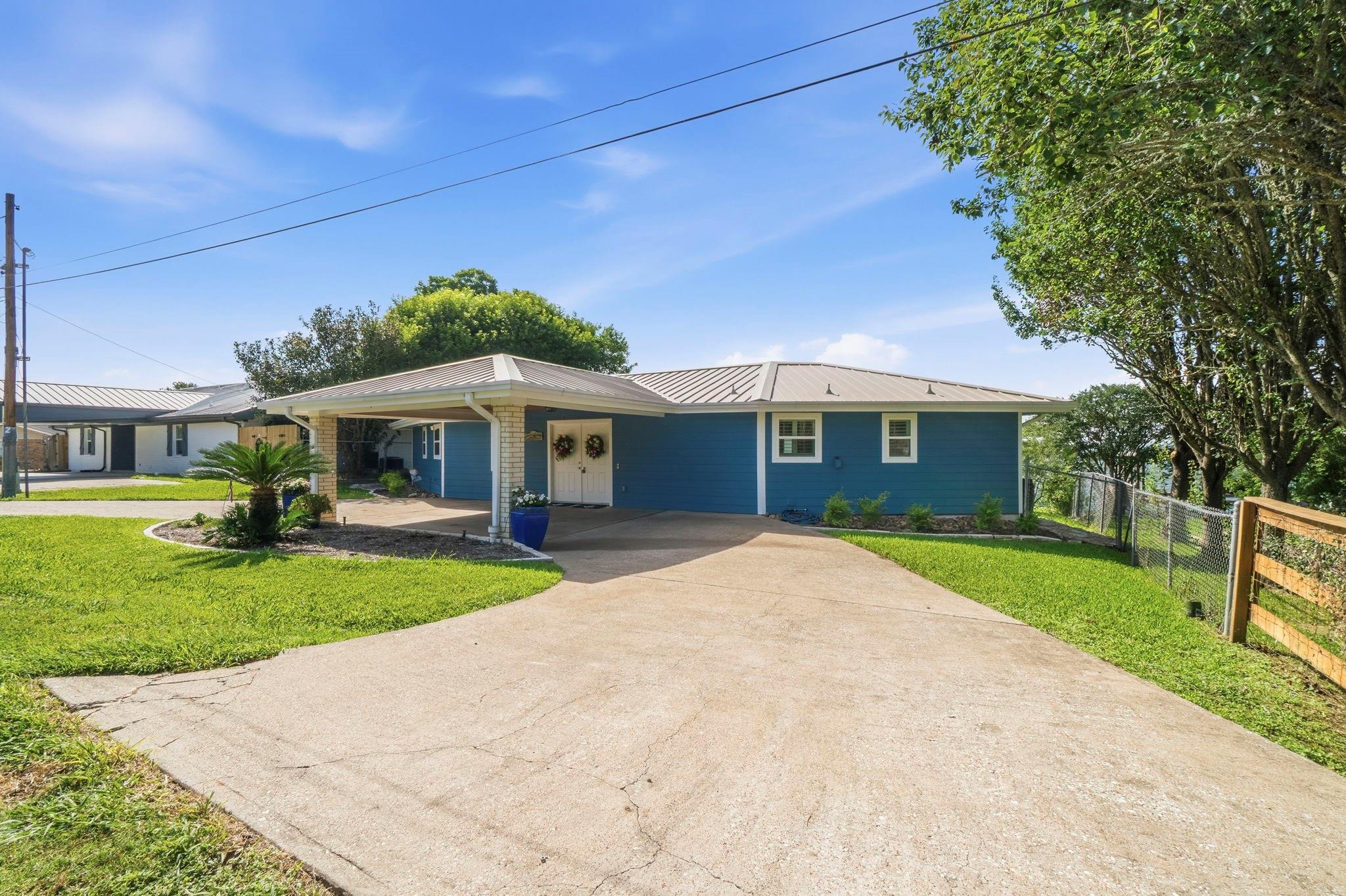 151 Lakeview Drive