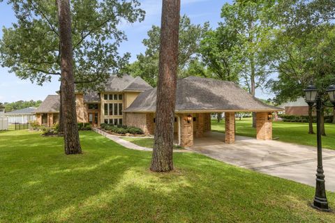 Photo of 154 Lakeside Drive, Montgomery, TX 77356 (MLS # 88727089)