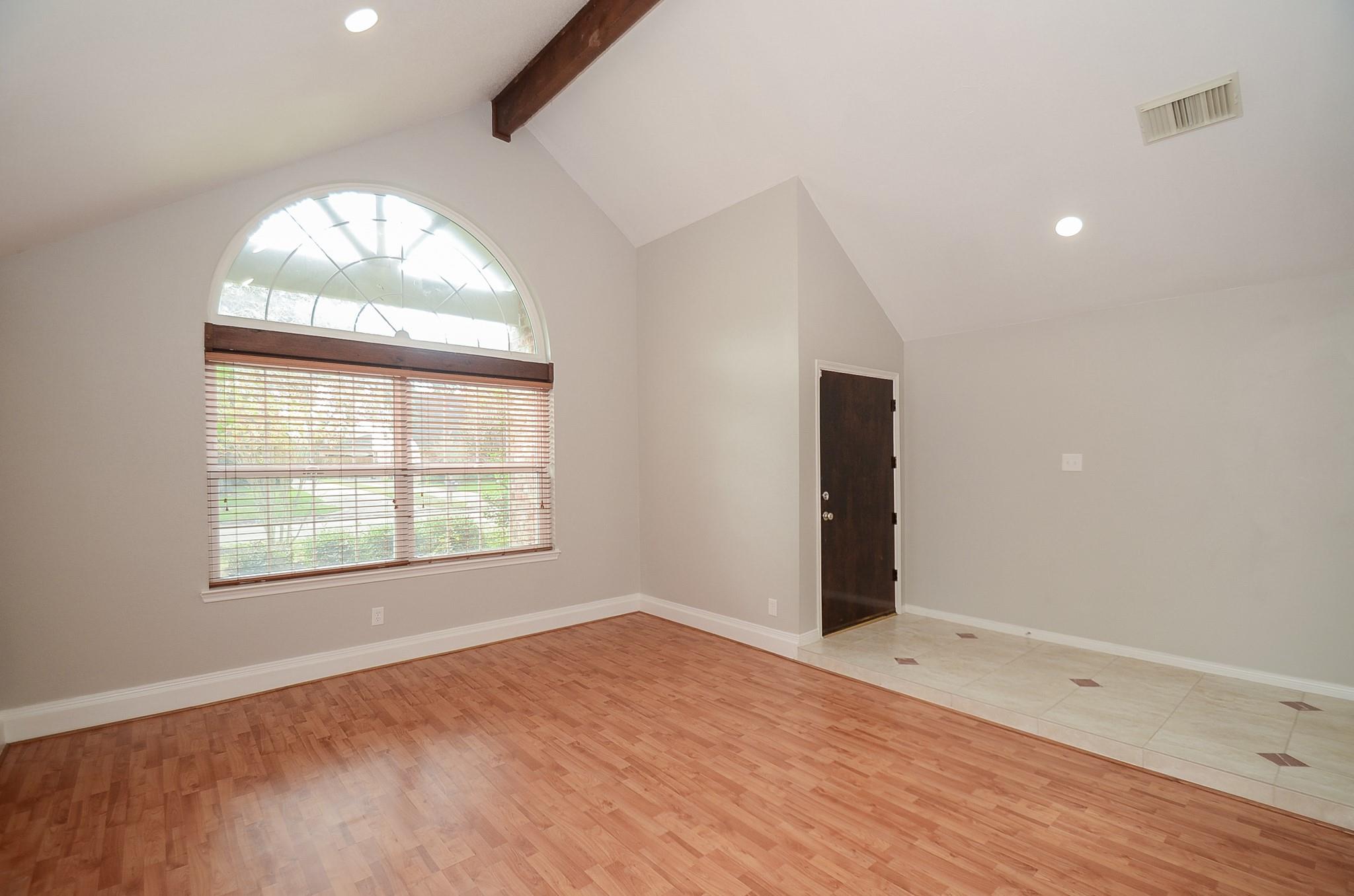 2819 Pineleaf Drive