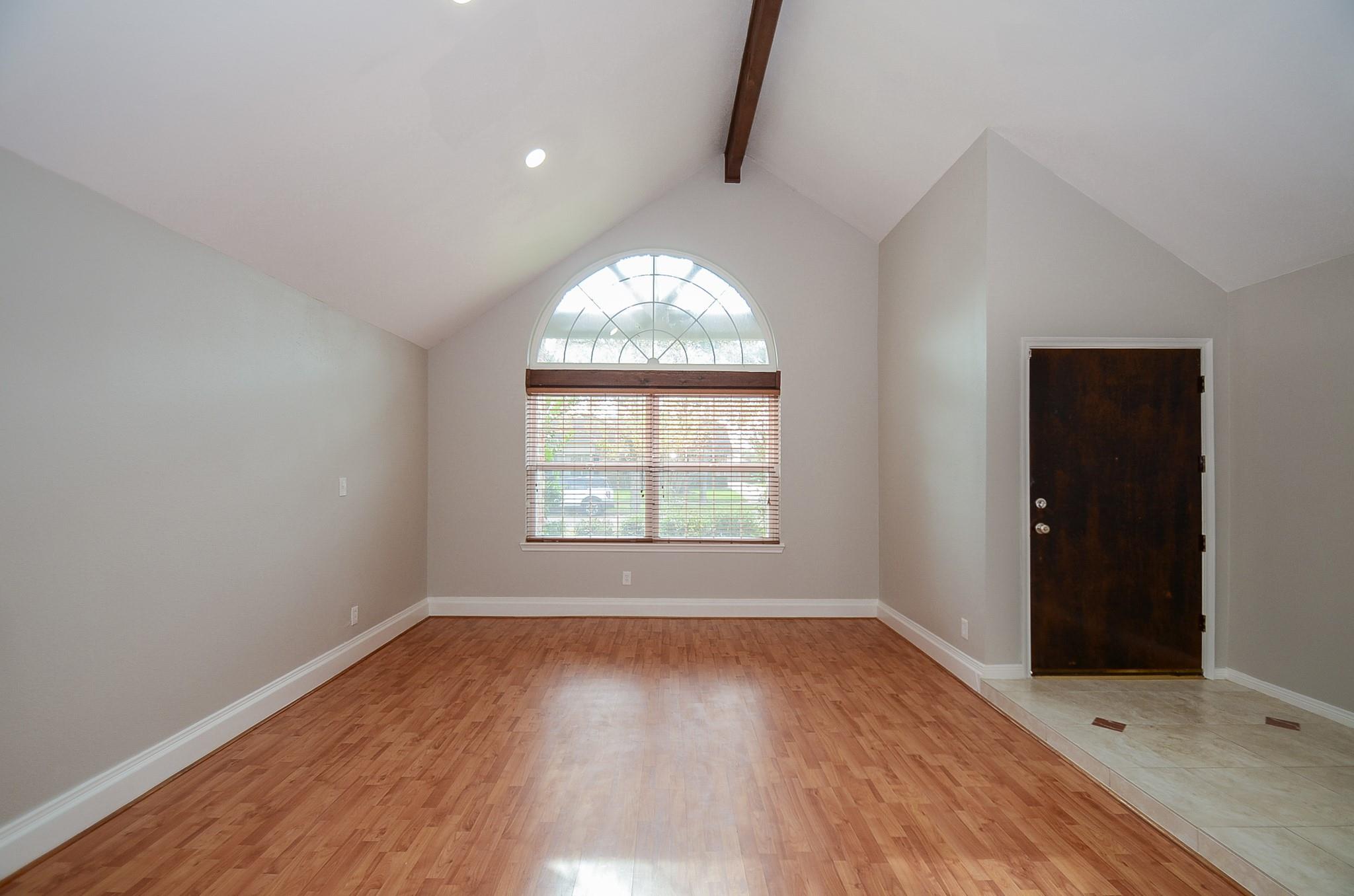 2819 Pineleaf Drive
