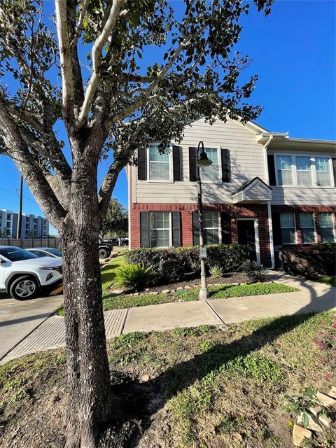 Photo of 1901 Kemah Village Drive, Kemah, TX 77565 (MLS # 48765595)
