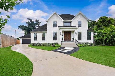 Photo of 2554 Roy Circle, Houston, TX 77007 (MLS # 74736079)