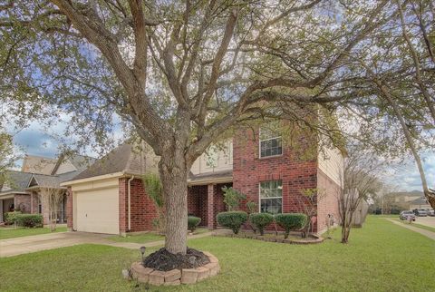 Homes For Sale - 924 Chad Ln Ln<br/> Baytown, TX 77521