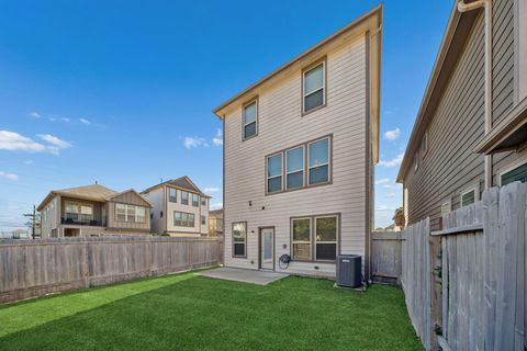 Tiny photo for 8604 Hollyoaks Creek Lane, Houston, TX 77063 (MLS # 7121537)