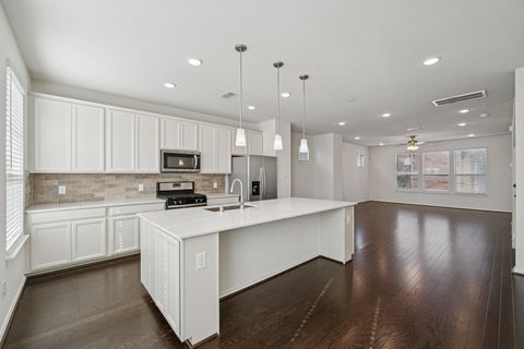 Photo of 8604 Hollyoaks Creek Lane, Houston, TX 77063 (MLS # 7121537)