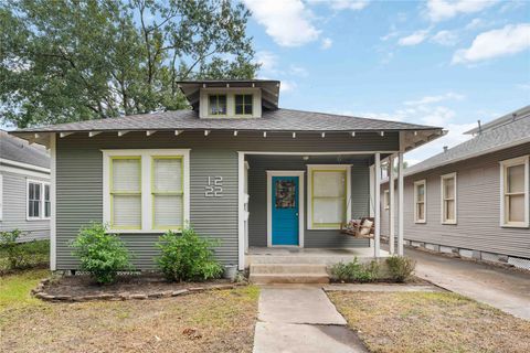 Photo of 1222 Arlington Street, Houston, TX 77008 (MLS # 25518389)
