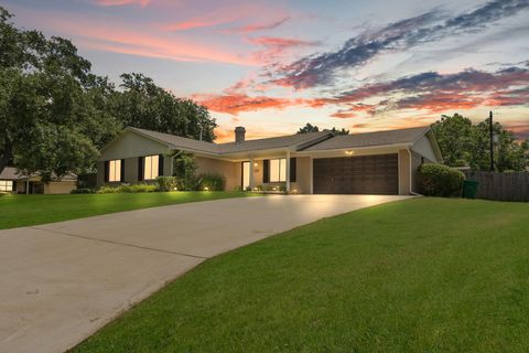 Photo of 1001 Windy Drive, Brenham, TX 77833 (MLS # 76810178) Photo of 1001 Windy Drive, Brenham, TX 77833 (MLS # 76810178)