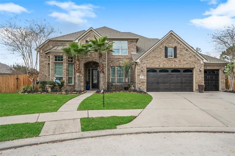 Photo of 13906 Lake Benbrook Drive, Houston, TX 77044 (MLS # 83032600)
