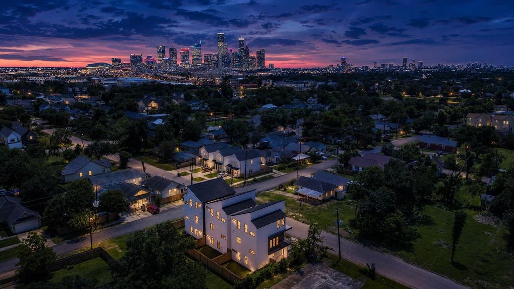 Photo of 2204 Carr Street ST, Houston, TX 77026 (MLS # 91854737)