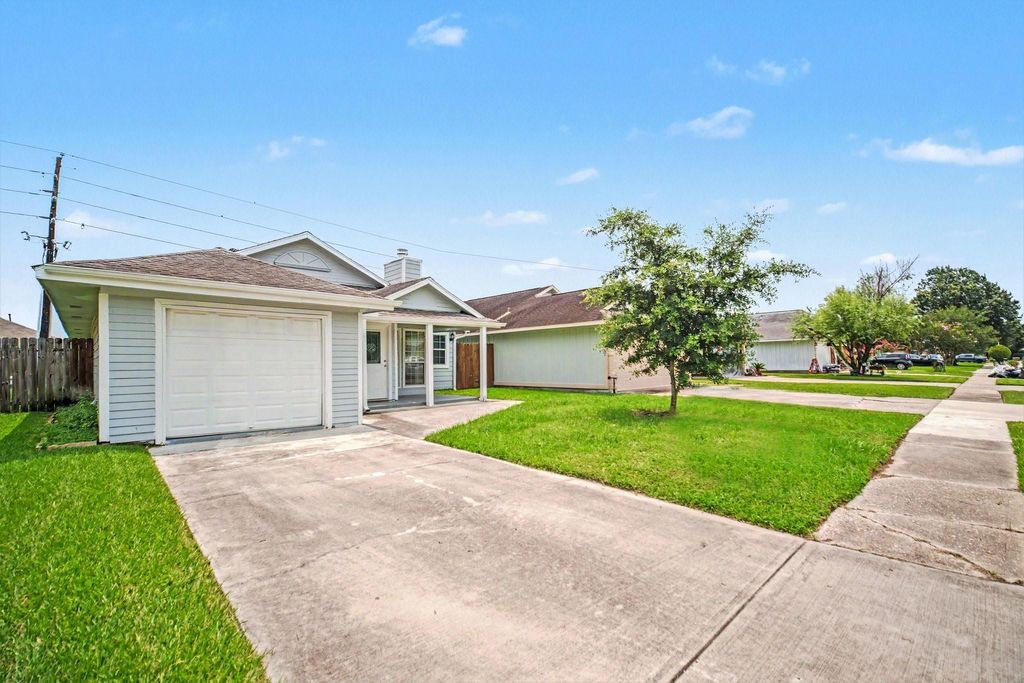 Photo of 23610 Pebworth Place, Spring, TX 77373 (MLS # 34471759)