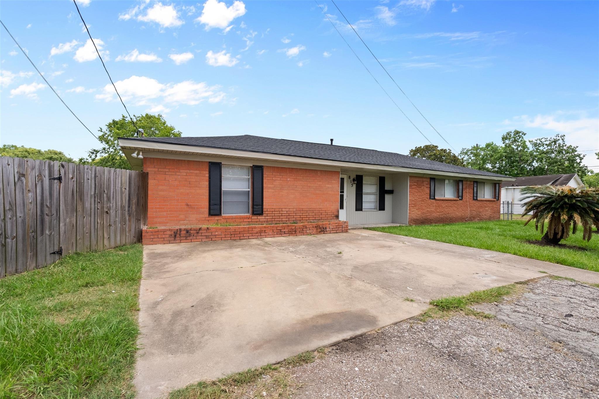 815 Rugeley Street