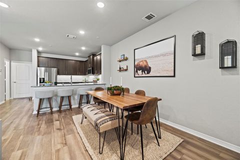 Townhouse For Sale - 8001 Scanlan Trail<br/> Missouri City, TX 77459