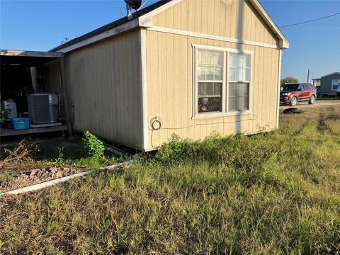 Photo of 106 Avalon, Palacios, TX 77465 (MLS # 83235814)
