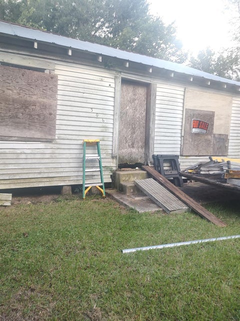 Photo of 306 E New Jersey Street, Orange, TX 77630 (MLS # 28964000)