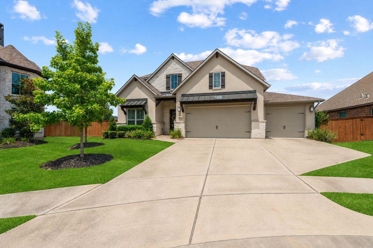 11203 Hillside Knoll Lane