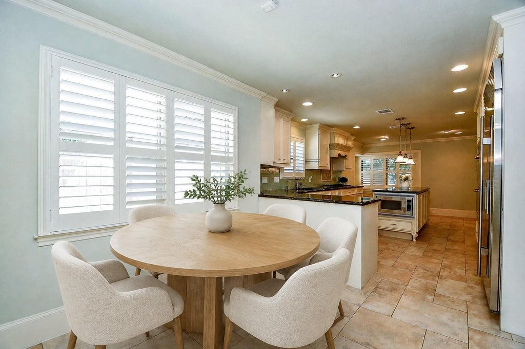 Photo of 2911 Fontana Drive, Houston, TX 77043 (MLS # 32047255)