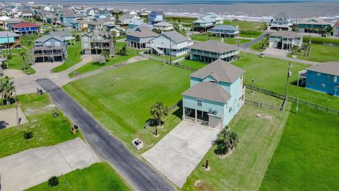 Photo of 3228 Castle Drive, Crystal Beach, TX 77650 (MLS # 28430854)