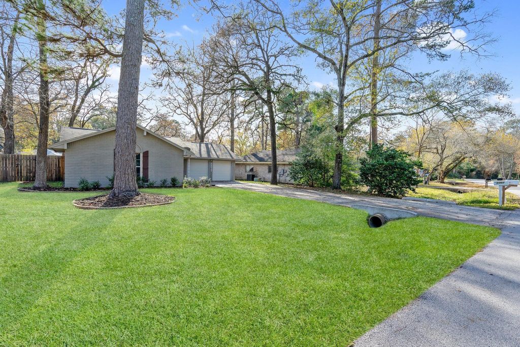 Photo of 3307 Roaming Woods Ln, Spring, TX 77380 (MLS # 68622236)