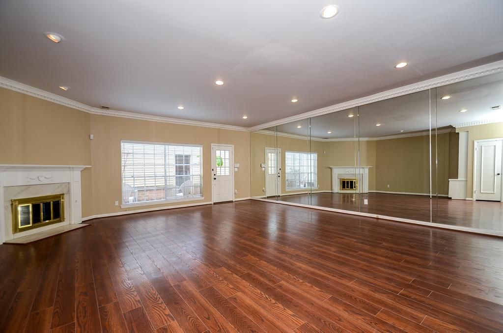Photo of 573 N Post Oak Lane, Houston, TX 77024 (MLS # 91650697)