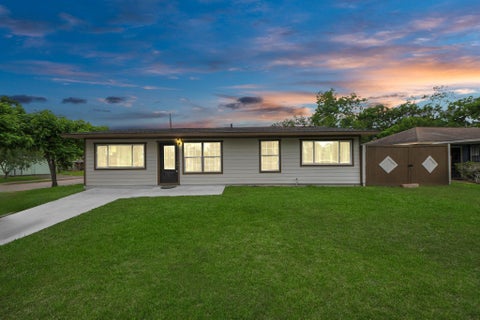 Photo of 5903 Belneath Street, Houston, TX 77033 (MLS # 4686788)