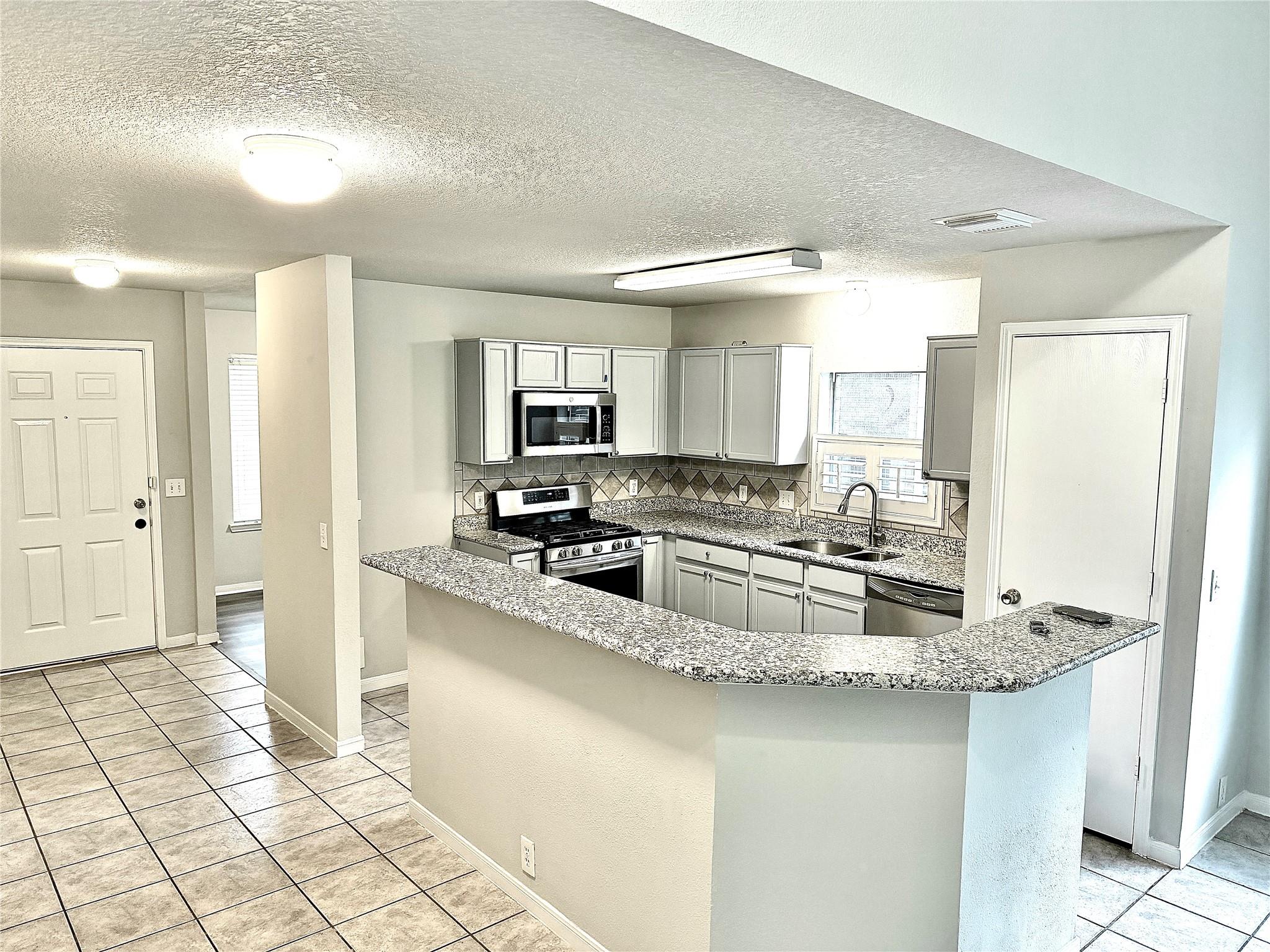 10214 E Summit Canyon Drive