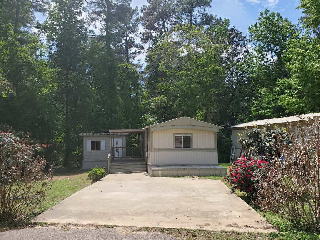 Photo of 886 Queenswood, Montgomery, TX 77316 (MLS # 15426549)