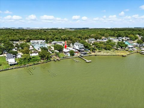 Photo of 2938 Bay Oaks Harbor Drive, Baytown, TX 77523 (MLS # 77529704)