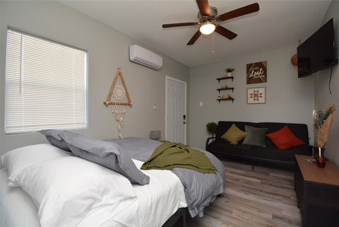 Photo of 7124 Avenue F #9, Houston, TX 77011 (MLS # 79031906)