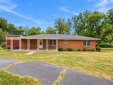 Photo of 1706 W Frank Street, Grand Saline, TX 75140 (MLS # 47737098)