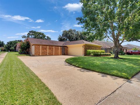 Photo of 4926 Gleneagles Drive N, Houston, TX 77084 (MLS # 2709942)