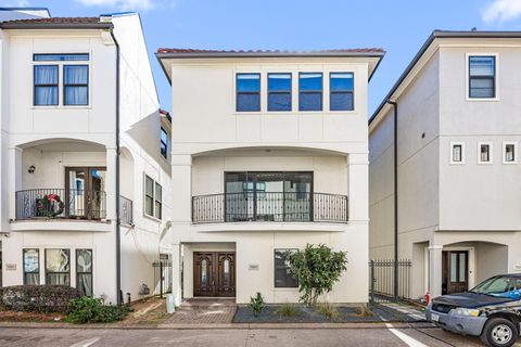 Photo of 7227 Laguna Villas, Houston, TX 77036 (MLS # 76487931)