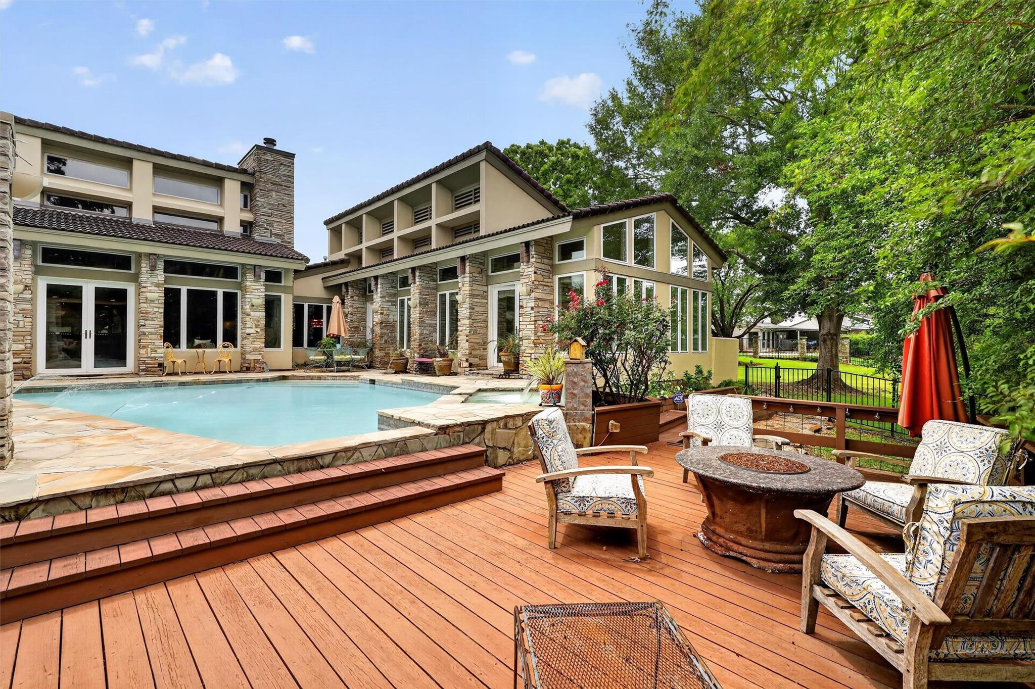 8215 Amber Cove Drive