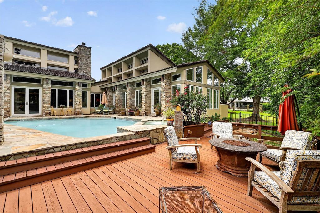 Photo of 8215 Amber Cove Drive, Humble, TX 77346 (MLS # 98384236)