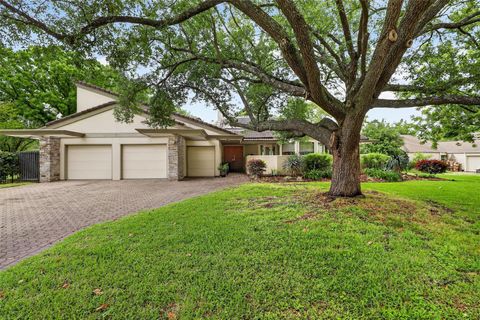 Photo of 8215 Amber Cove Drive, Humble, TX 77346 (MLS # 98384236)