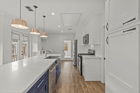 Photo of 724 E 21st Street, Houston, TX 77008 (MLS # 87644557)